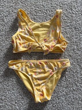 Girl’s ROXY 2 Piece Bathing Swim Suit Bikini Yellow Floral Size 8 Small